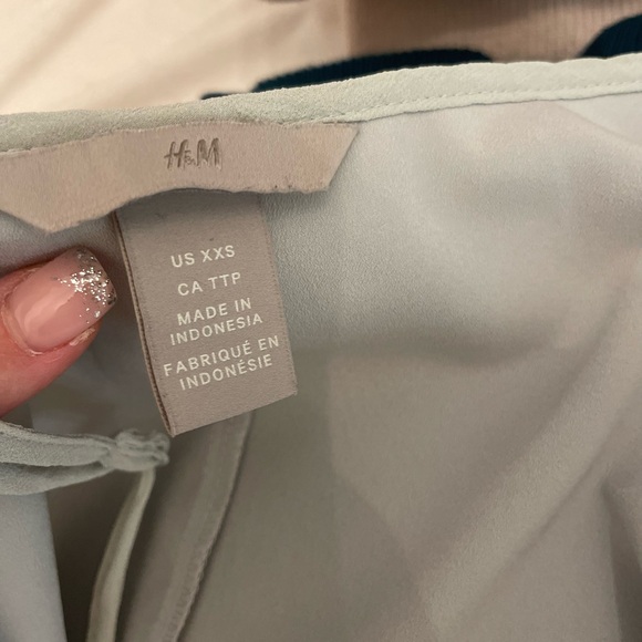 H&M Flowy Dress - Picture 6 of 6